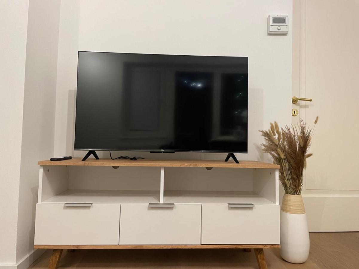 80M2 Apartment With Balcony & Free Netflix ウィーン エクステリア 写真